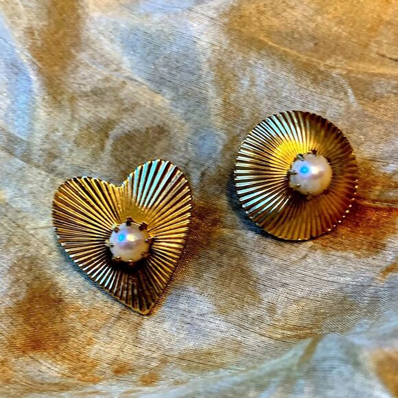 Vintage Heart & Circle Gold Metal & Pearl Brooches - Picture 1 of 6